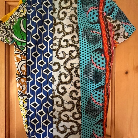 Assasane Togo cotton shirt made from a variety of Togolese fabrics. - Picture 3 of 3